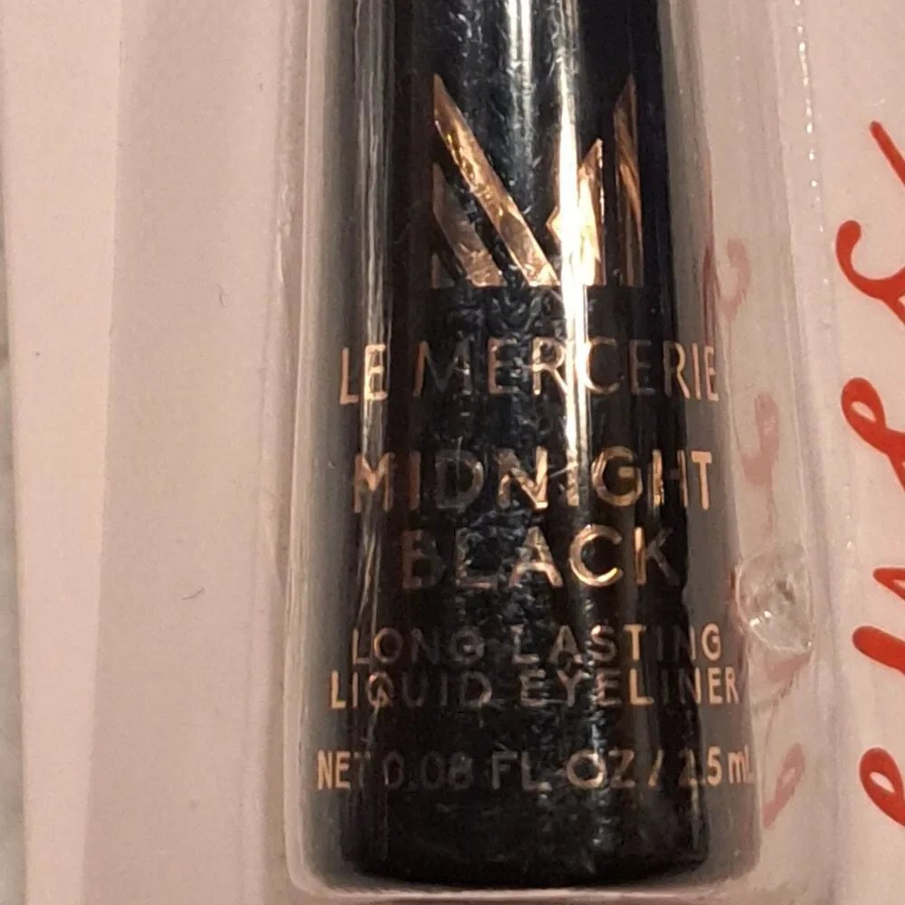 Le Mercerie favorite essentials collection- liquid eyeliner - MIDNIGHT BLACK